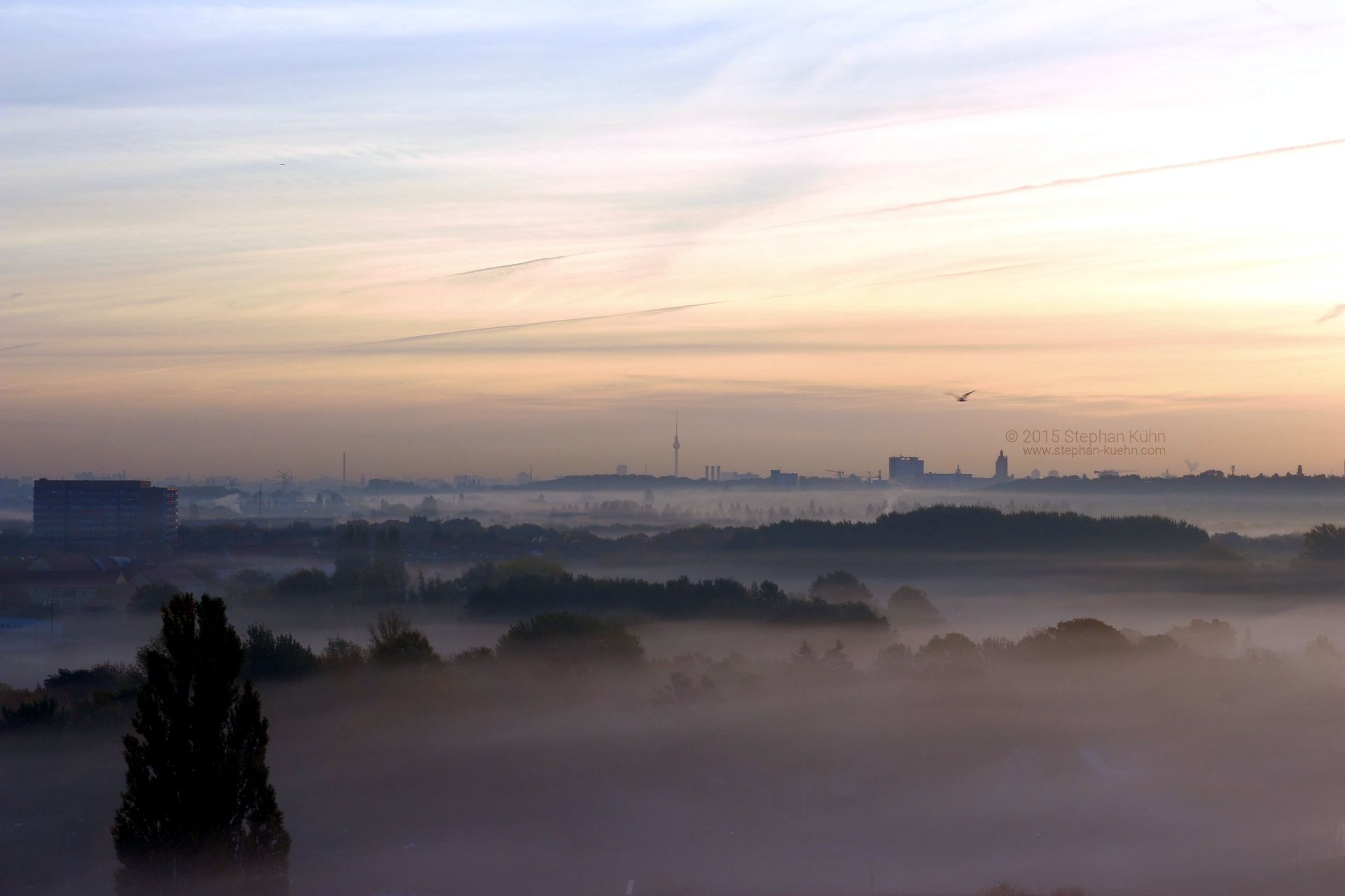 Nebel über Berlin copyright © 2015 Stephan Kuehn